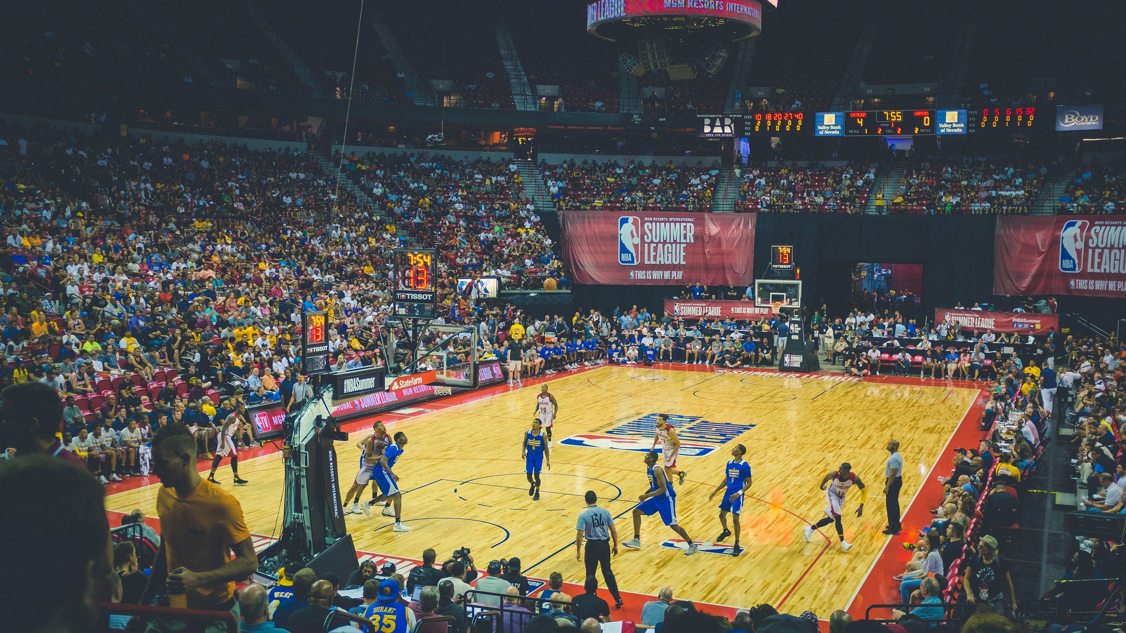 爵士队不断突破自我，向季后赛发起冲击，爵士队集锦